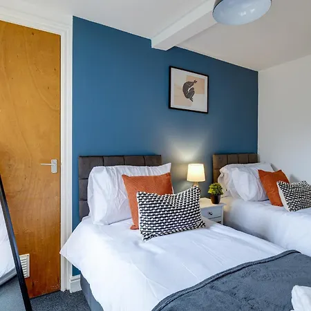 Queens Cabin - Near South Bay Beach *